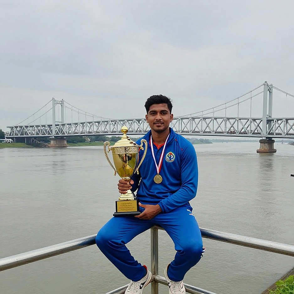 শেষ ১০০ মিটারের অঙ্ক: ফ্র্যাঞ্চাইজি ক্রিকেটের ট্রানজিশন ম্যাথ, ডিআরএস-এর নীরবতা আর ষষ্ঠ থেকে দ্বাদশ ওভারের গোপন সত্য