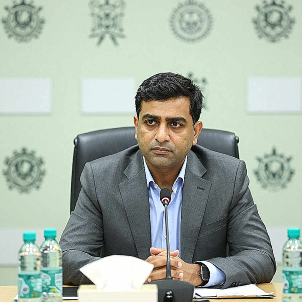 মাইক হেসন পাকিস্তানের টেস্ট প্রধান কোচ হিসেবে শ্রীলঙ্কা সিরিজে বহাল থাকার সম্ভাবনা