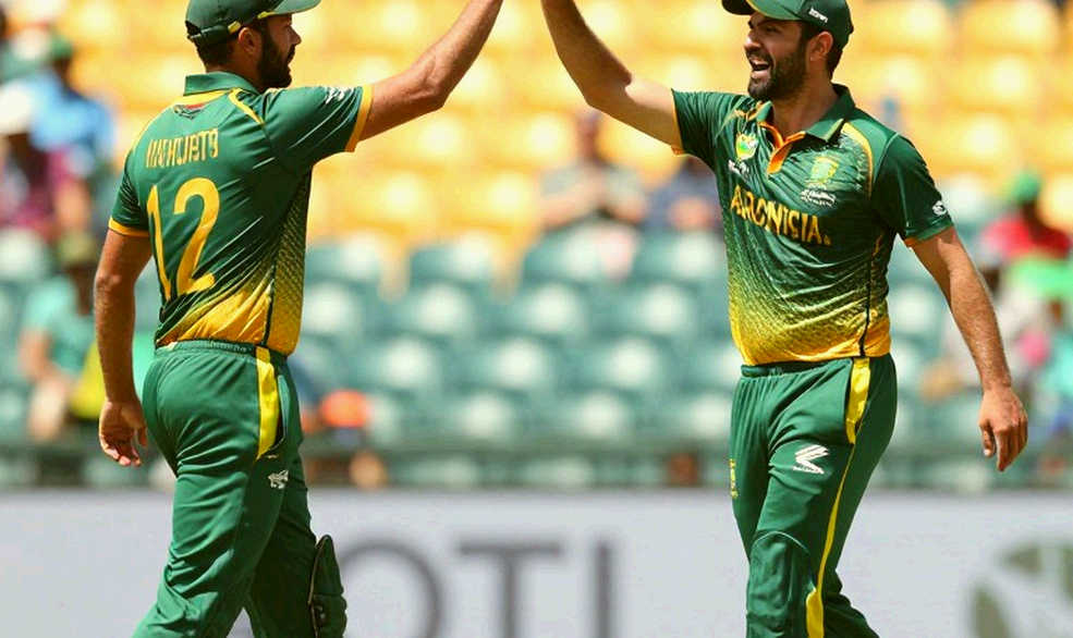 ফাইনাল বাঁশির পরও যে ম্যাচ চলতে থাকে: দুবাইয়ের ফাঁকা স্ট্যান্ড থেকে সিঙ্গাপুরের নেট পর্যন্ত